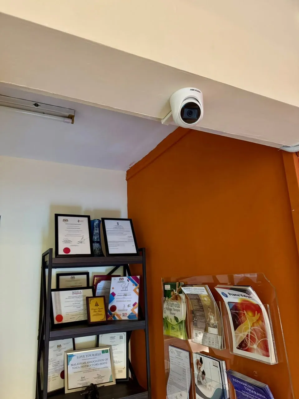 Pemasangan analog & ip oleh HSS WirelessCCTV