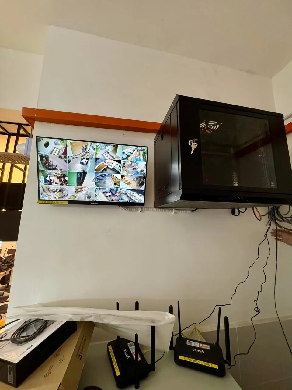 Pemasangan kerajaan & komersial oleh HSS WirelessCCTV
