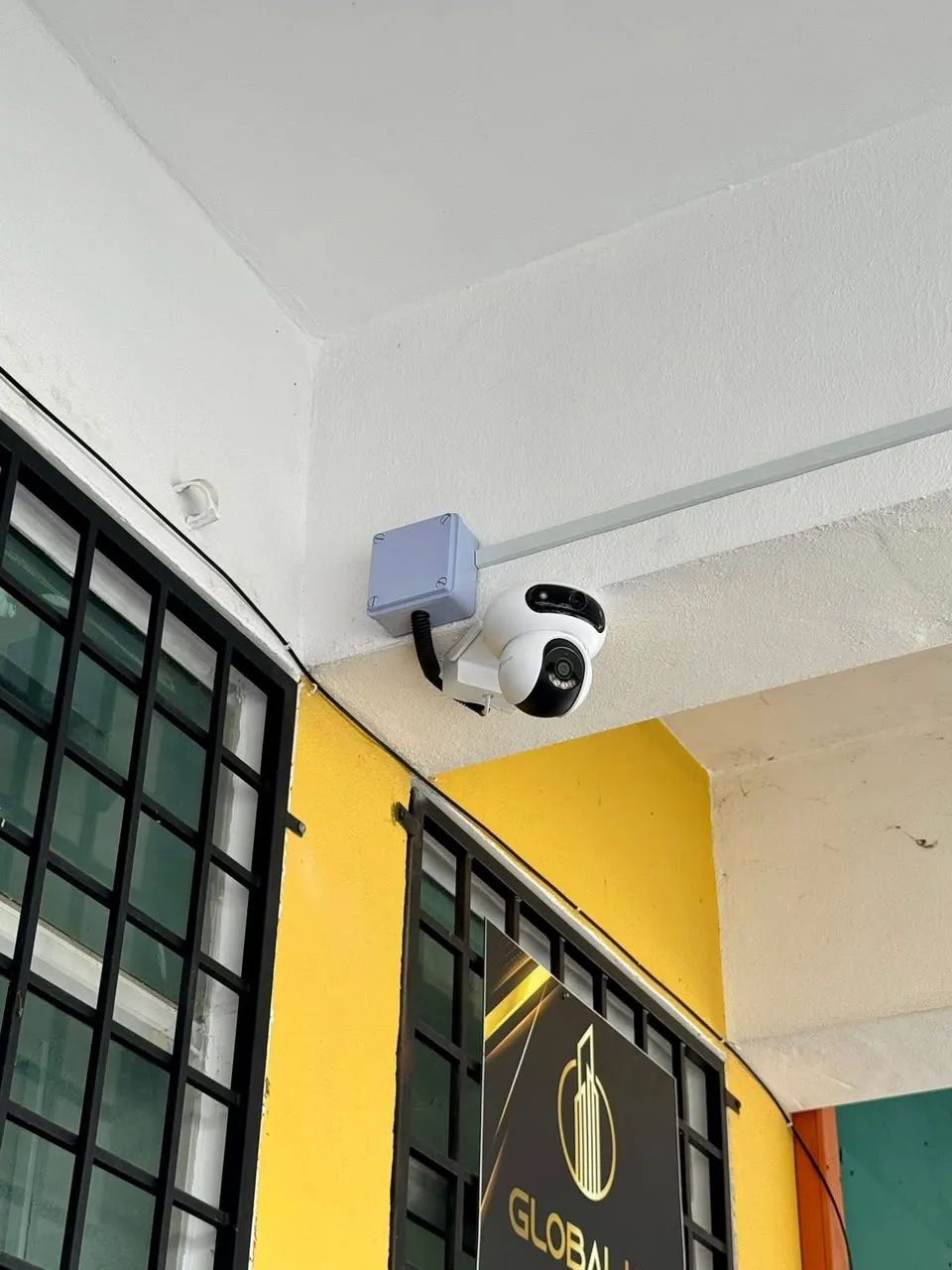 Pemasangan luaran oleh HSS WirelessCCTV